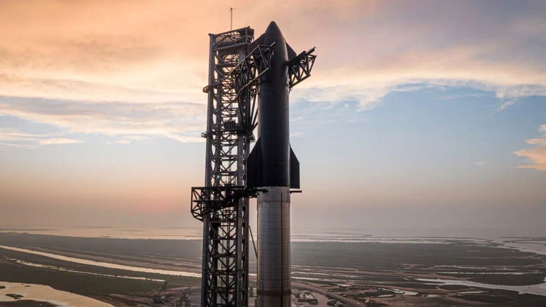 SpaceX Starship rocket Super Heavy booster launch pad Texas