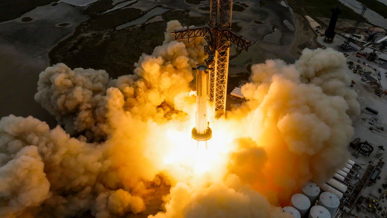 SpaceX Falcon Heavy rocket Merlin engines spaceflight